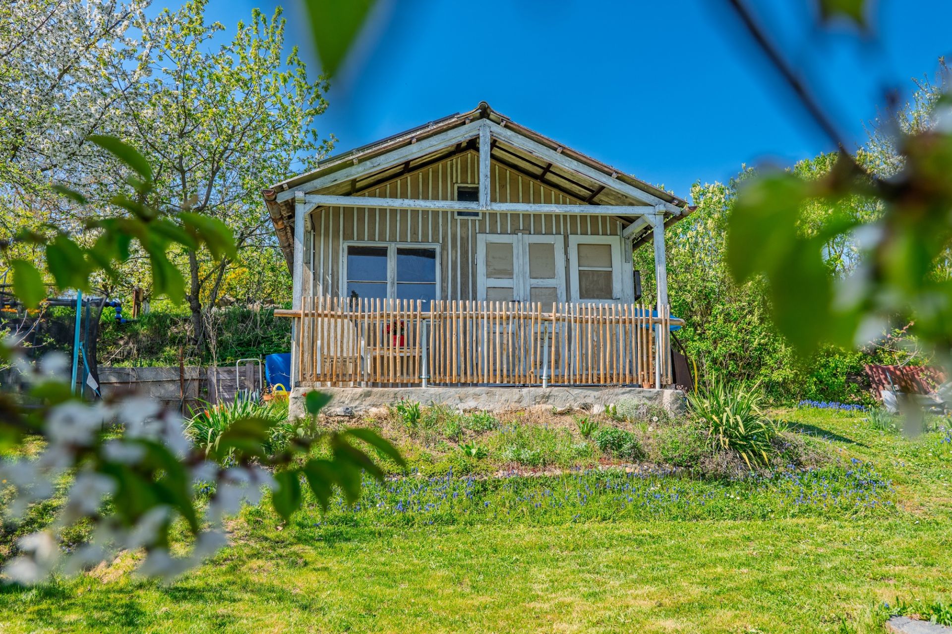 Kralupy nad Vltavou - Mikovice, prodej chaty 18m2 na pozemku 475 m²